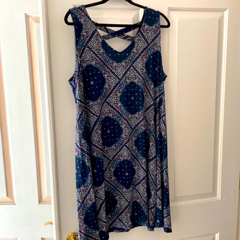 5For$15 Style & Co sleeveless size XL multi colored pattern blue crisscross back